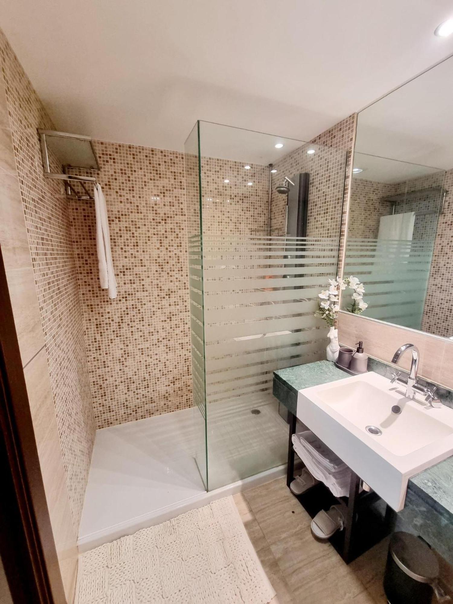 Exyca Ifema Apartment Madrid Bagian luar foto